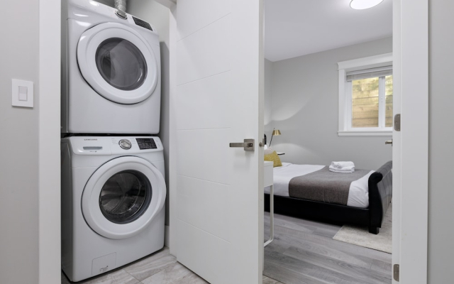 11058 - 83A Bsmnt Suite