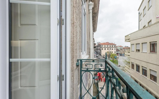 GuestReady - Ao Coliseu 2D Central studio suite