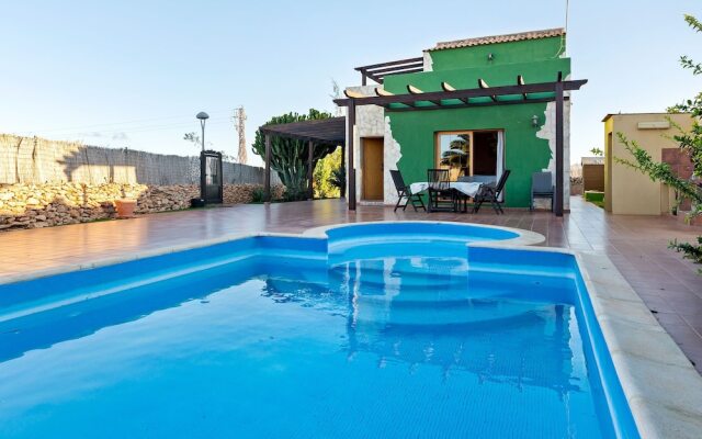 Spacious Holiday Home in Antigua With Swimming Pool