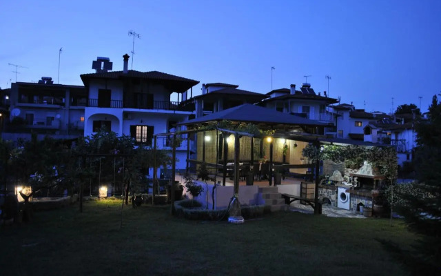 Voula Kourbeti Apartments