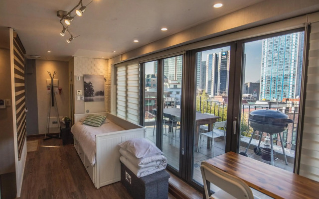 Myeongdong Artmonstay Guesthouse