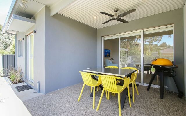 18 on Rayner - swish apartment Myrtleford