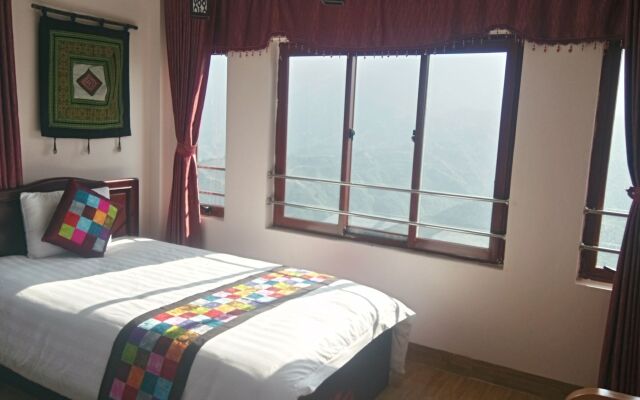 Black H'mong View Hotel