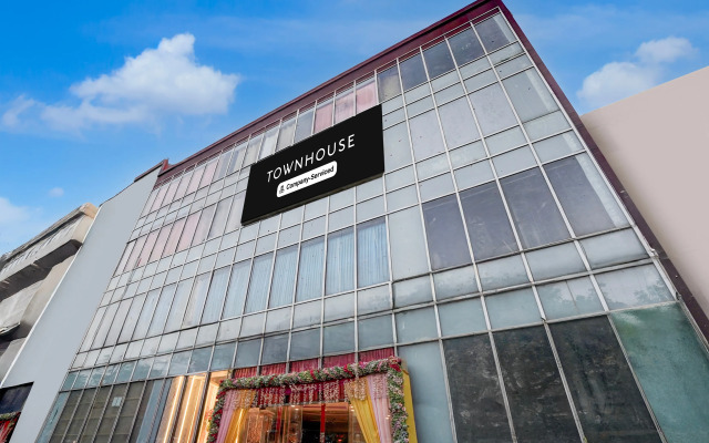 Super Townhouse Patparganj Near Max Super Speciality Hospital