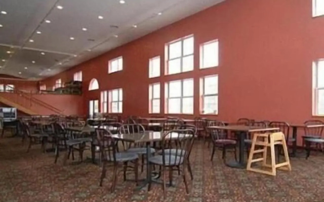 Crown Choice Inn & Suites Lakeview & Waterpark