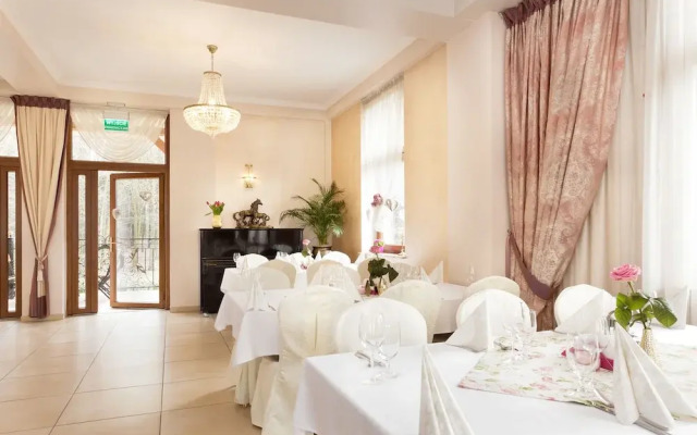 Lesna Perla - Restaurant and Hotel