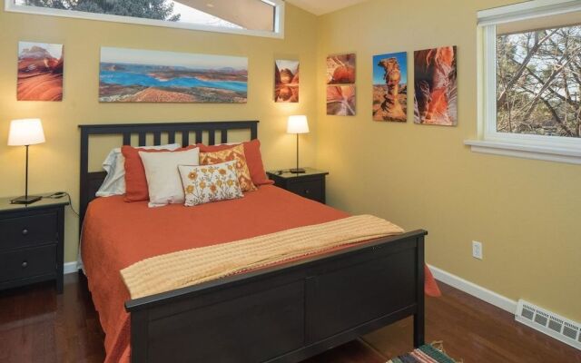 Artsy, Downtown Treehouse