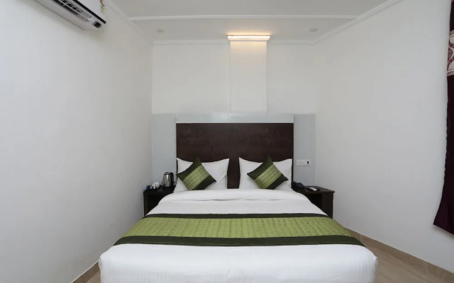 Airport Hotel Ambience Inn