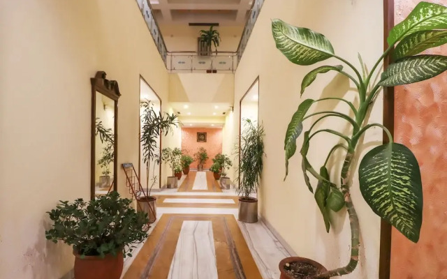 Capital O 5439 Hotel Shiraaz