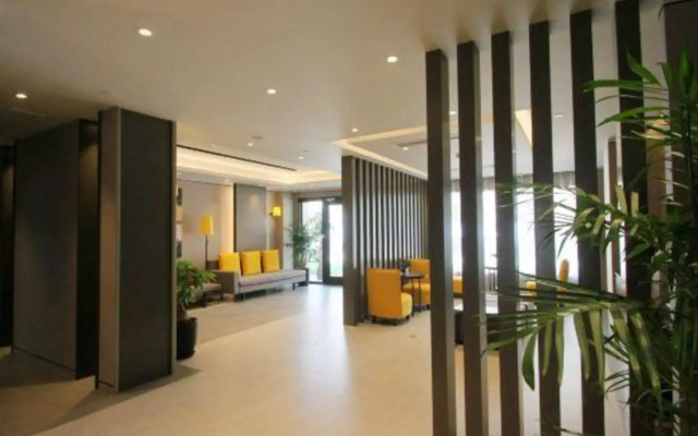 Seasonal Collection Hotel (Shanghai Zhoupu Wanda Plaza)