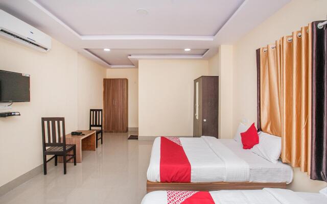OYO 15818 Om Sai Residency