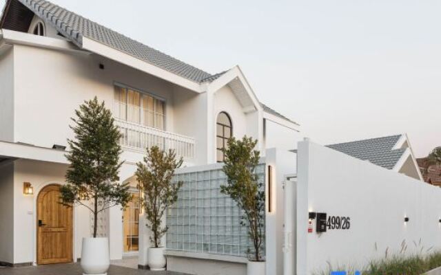 Zenzen Pool Villa