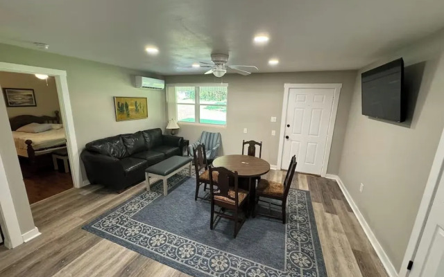 Pet-friendly 2BR Free Parking & Wi-fi