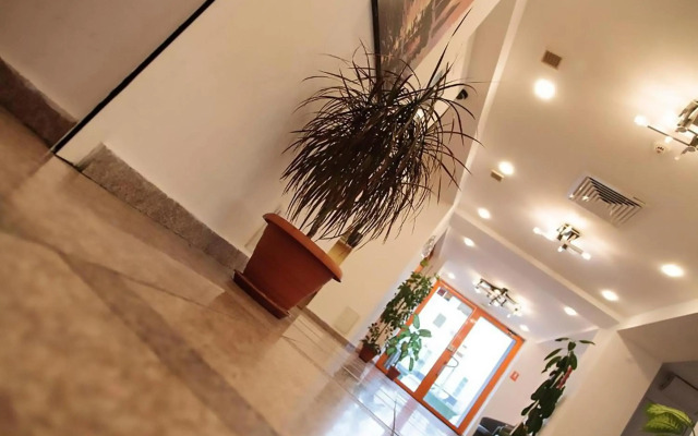 Plus Hotel