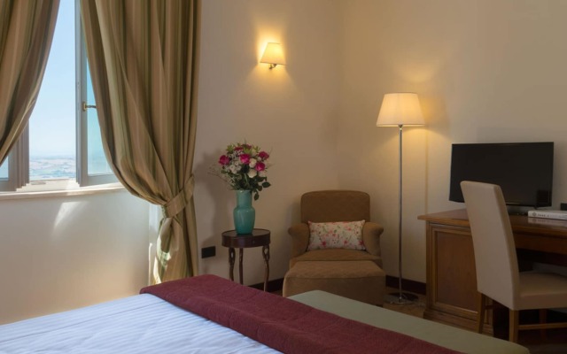 Gallery Hotel Recanati