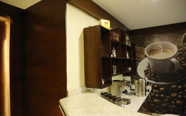Flora Hotel Suite 2