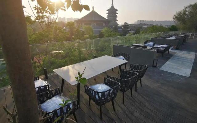 Luoyang Yijia International Youth Hostel