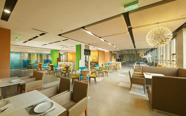 Holiday Inn Express Leshan City Square by IHG