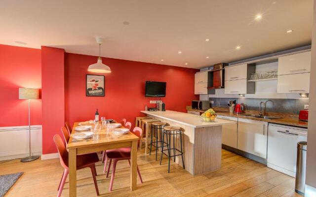 BIOLAY 2 - Alpes Travel - Central Chamonix - Sleeps 6