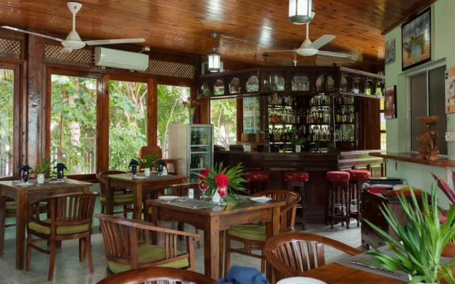 Le Relax Beach Resort - Praslin