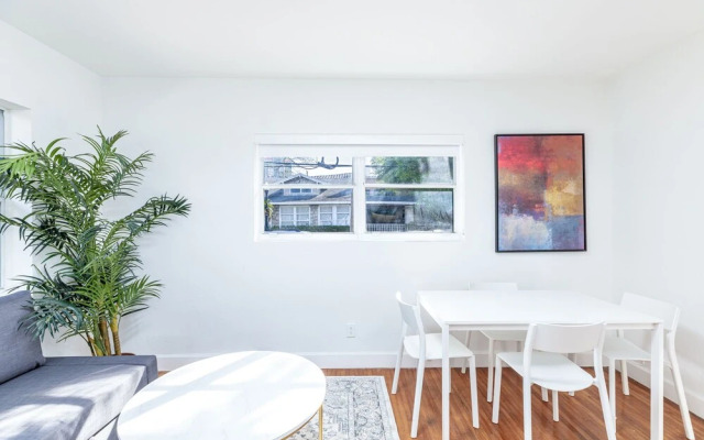 Hidden Gem in South of Fifth Retreat