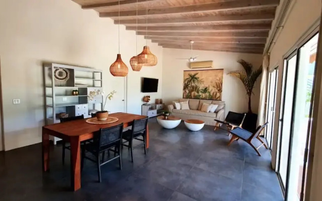 Coco's Beach House