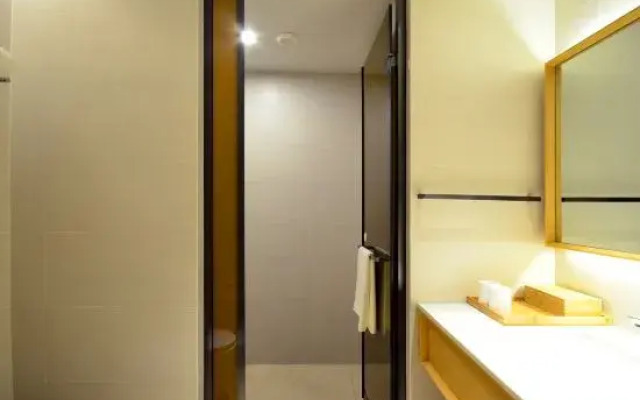 Ji Hotel (Wuhan Zhuankou Development Zone)