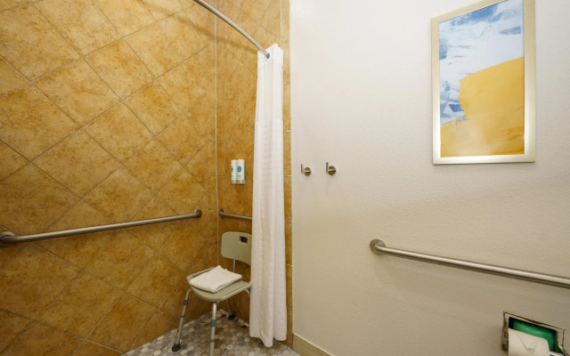 Comfort Suites University Drive