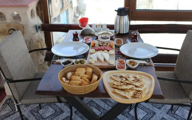 La Di̇as Cave Cappadoci̇a