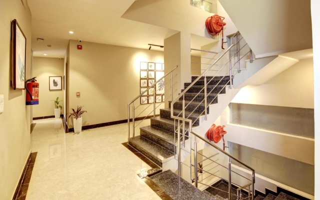 Saltstayz Select - Golf Course Road & Sector 27