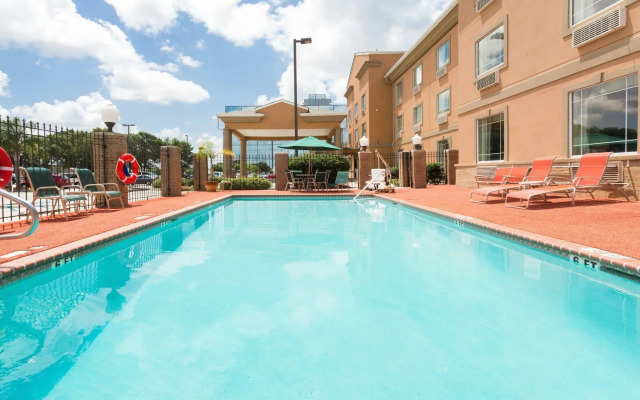 Holiday Inn Express Harvey-Marrero by IHG