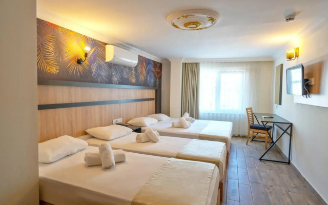 Piyes Otel