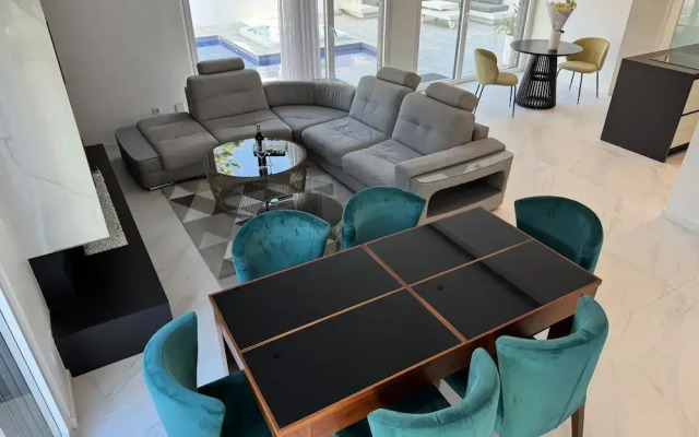 Paraty Villa by Cadenzalux