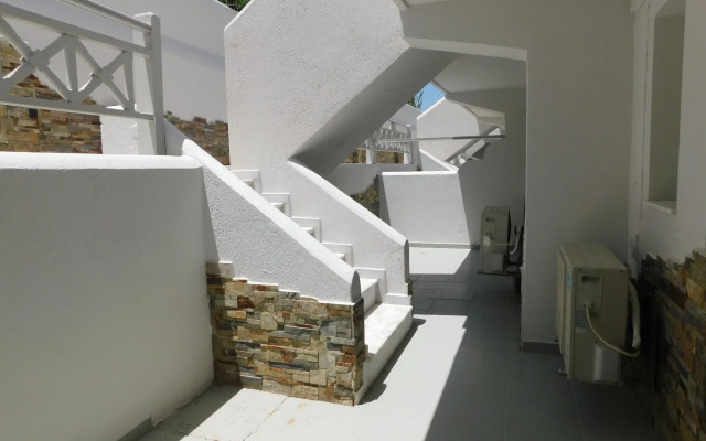 Sea La Vie Beachfront Suites