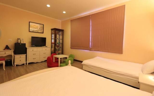 Doll House Lodge