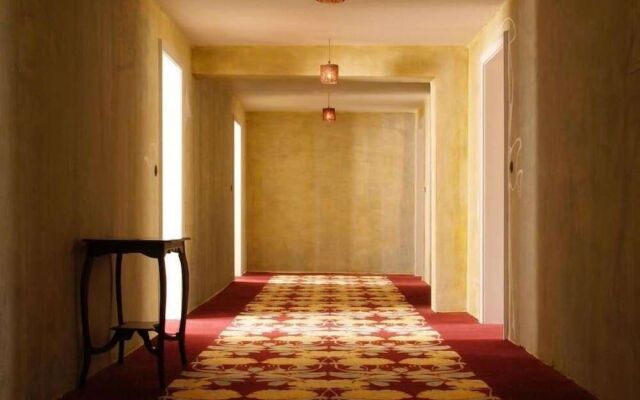 Hotel Lux