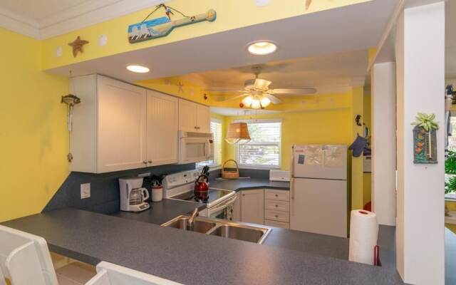 AM Beach Place Unit 4