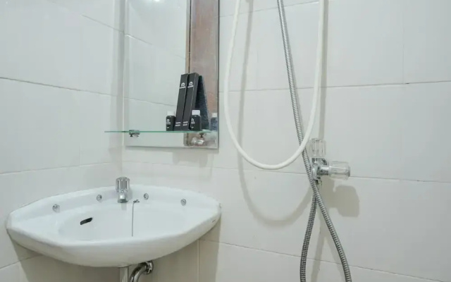 Homey and Compact 2BR Pluit Sea View Apartment