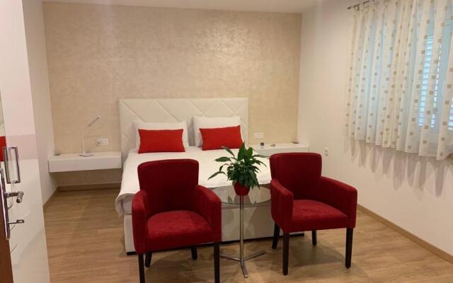 Apartments & Rooms Marina