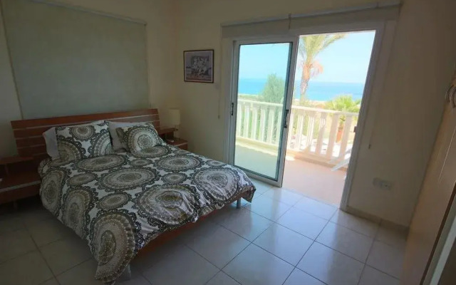 Nireas Seafront Villa