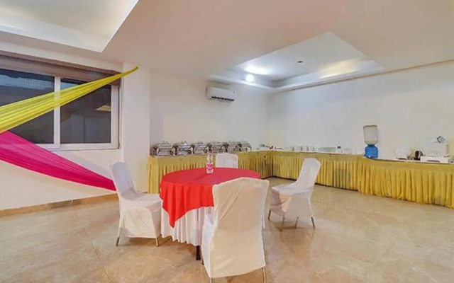 Fabhotel Grace Inn
