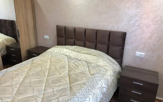 Yallahriyad Triplex For 6 Persons Max