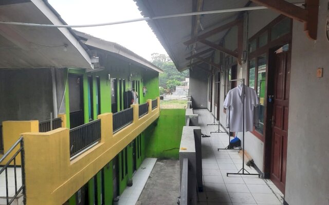 OYO Life 93023 Kost Bulan Karawang