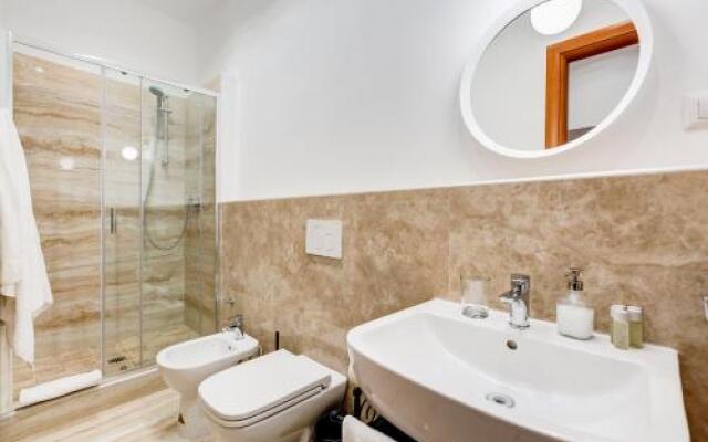 Lovely and modern nest near the Colosseum