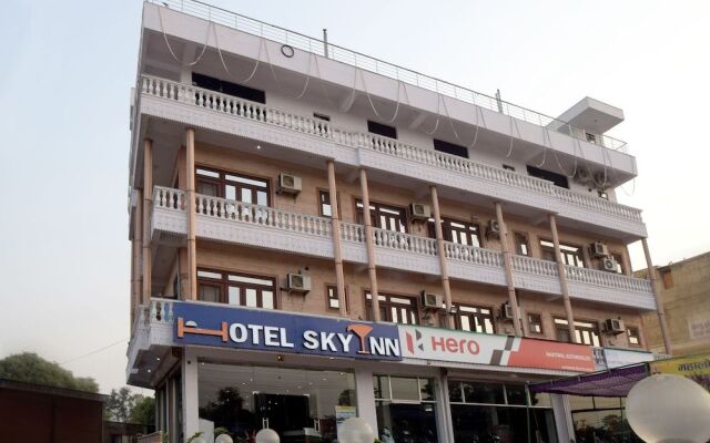 OYO 23499 Hotel Sky Inn