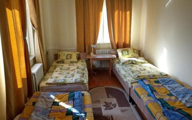 Lary Hostel