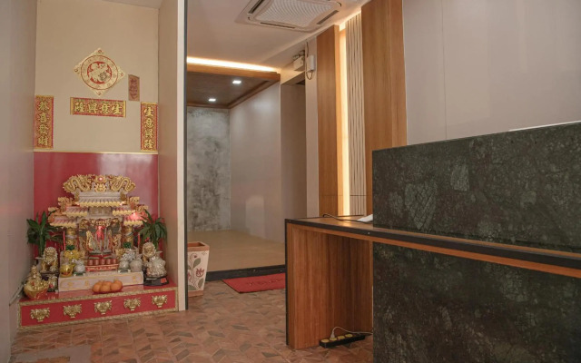 Sureena Hotel