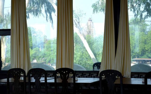 Hotel Khajuraho Temple View