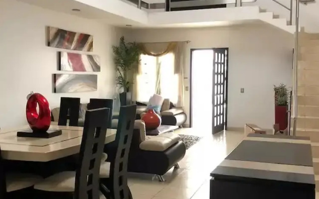 NLeon Luxury House