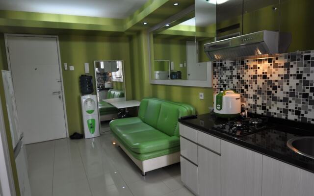 Clean & Comfy Room at Bassura with open view window